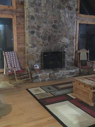 Log Cabin for 25 People in Blue Ridge Mountains, Virginia, Photo 4