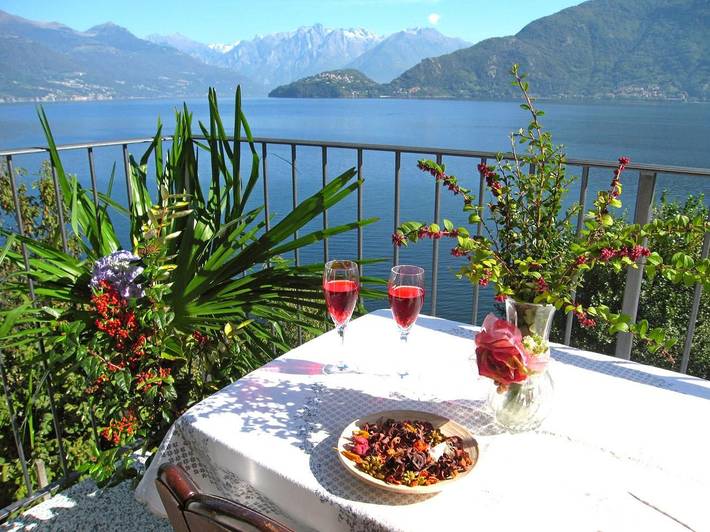 Ferienwohnung für 3 Personen, mit Seeblick und Garten in Pianello del Lario