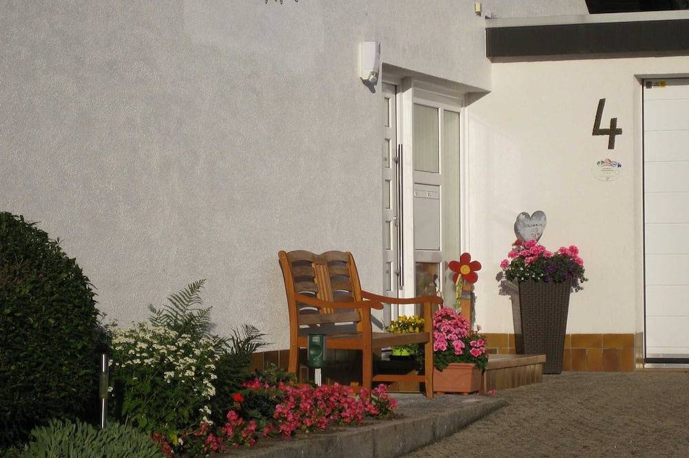 Ganze Wohnung, Haus Rehblick - Ferienwohnung 77qm, 2 Schlafräume, max. 5 Personen in Bräunlingen, Mittlerer Schwarzwald
