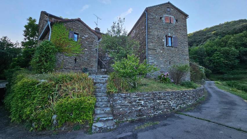 Location de vacances pour 9 personnes, avec piscine ainsi que jardin et vue, animaux acceptés à Saint-Hilaire-de-Lavit - 4