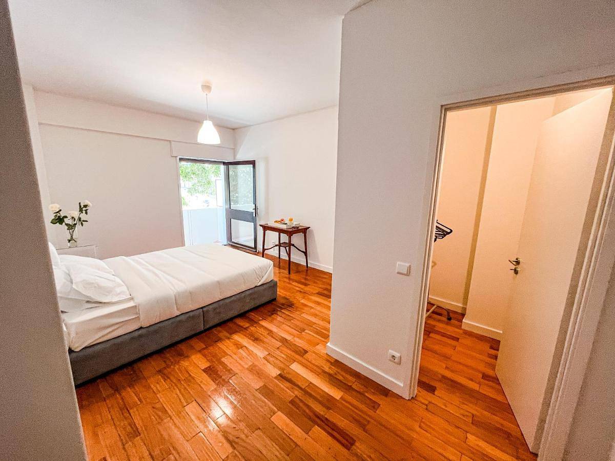 Seaside Elegance and Tranquility: Your Luxurious Porto Getaway in Foz do Douro, Porto