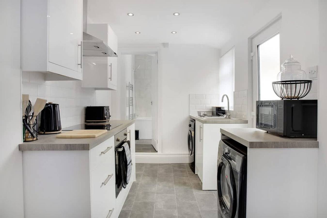 Spacious Home for Groups   Contractors  Free Wifi in Sunderland