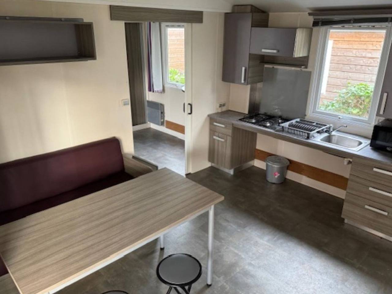 Mobil home Pmr avec terrasse - 4 personnes in Petit-Palais-et-Cornemps, Région de Libourne