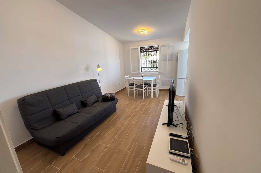 Marachas house, Jacuzzi, 4 people, Wifi, Nearby Beach in Tarajalejo, Tuineje