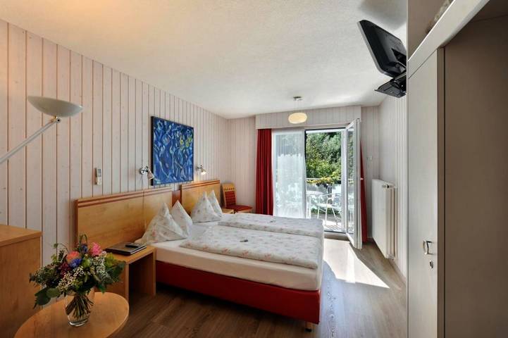 Hotel für 4 Personen, mit Whirlpool und Terrasse sowie Garten und Pool in Habkern