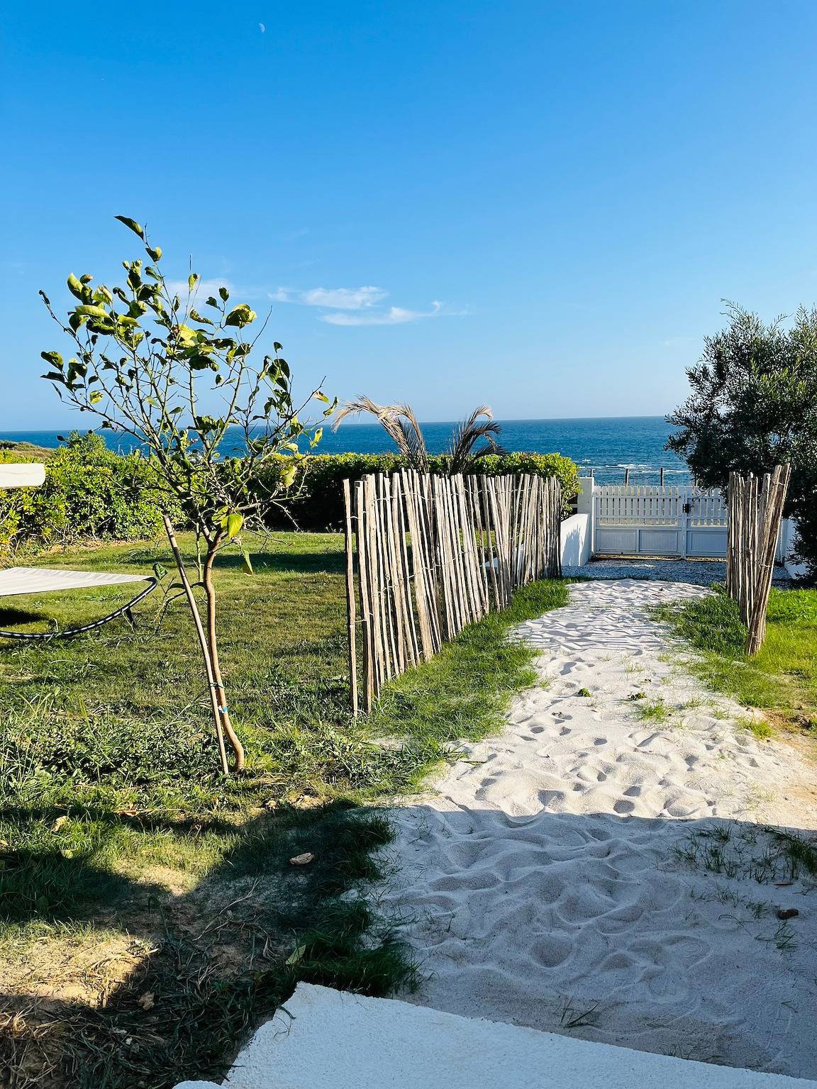 Holiday Home “Les Sables Pailletés 14p” with Sea View, Shared Terrace & Wi-Fi in Château-d'Olonne, Les Sables-d'Olonne