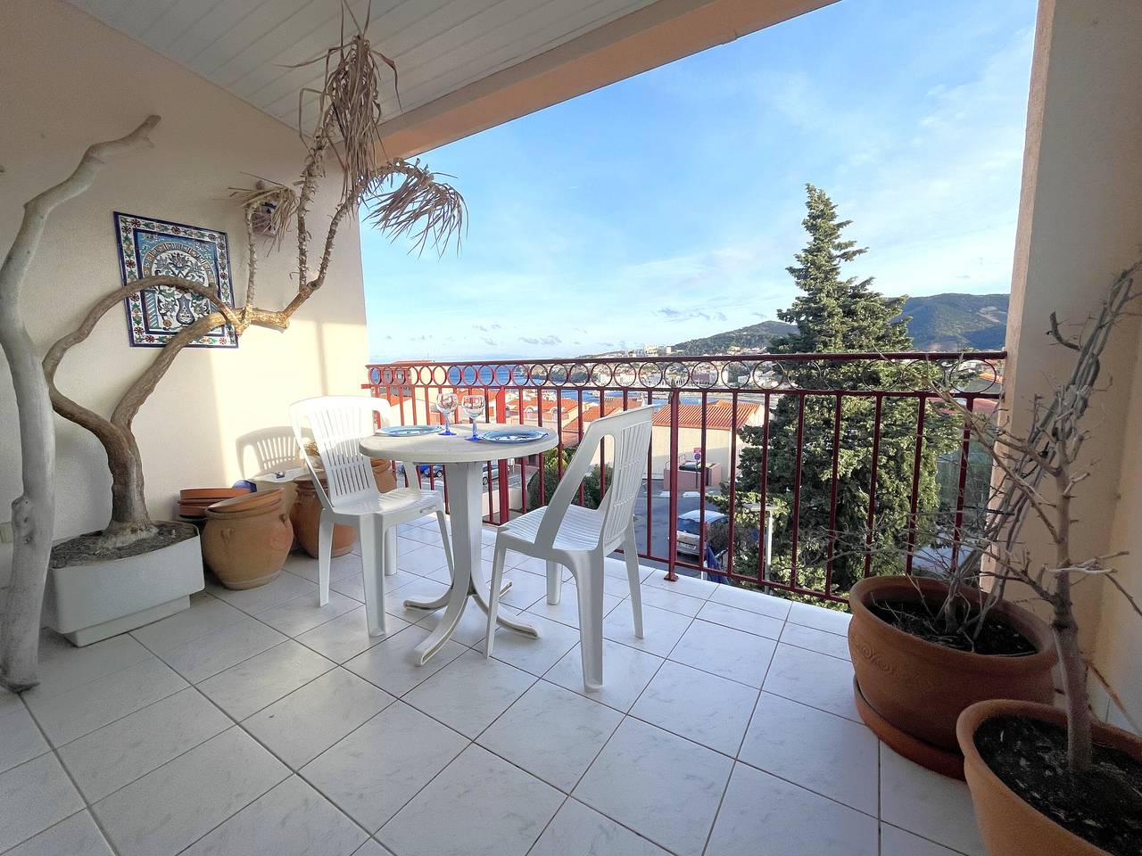 Ganze Wohnung, Charmante Wohnung, nah am Strand mit Terrasse und privatem Parkplatz, ideal für Familien in La Côte Vermeille, Banyuls-sur-Mer