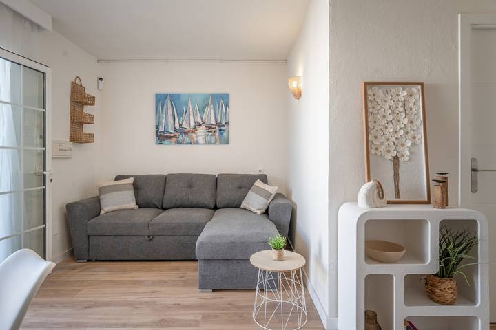 Family Apartment in Cap d'Artrutx with Pool and Private Terrace in Cala en Bosc, Ciutadella