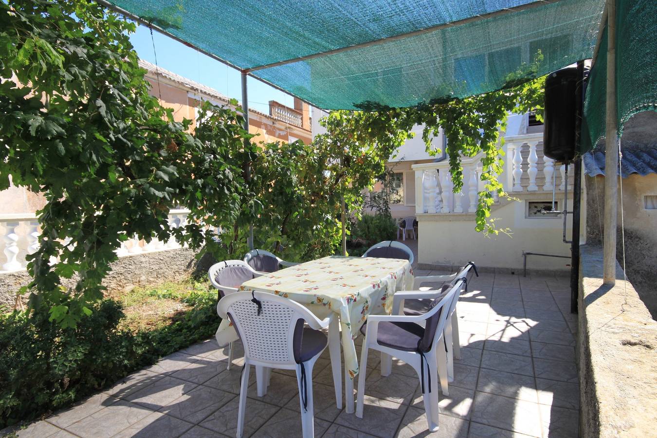 Četverosobna kuća s terasom Lukoran, Ugljan K-8385 in Lukoran, Otok Ugljan