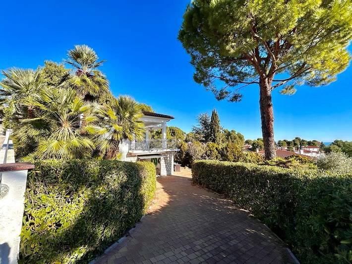 Villa per 6 persone, con Terrazza e Giardino a Numana
