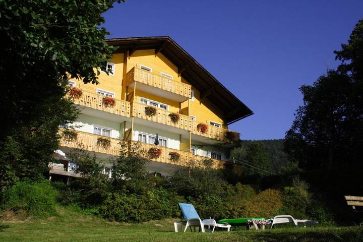 Ferienwohnung für 2 Personen, mit Seeblick und Terrasse sowie Garten und Ausblick - 1