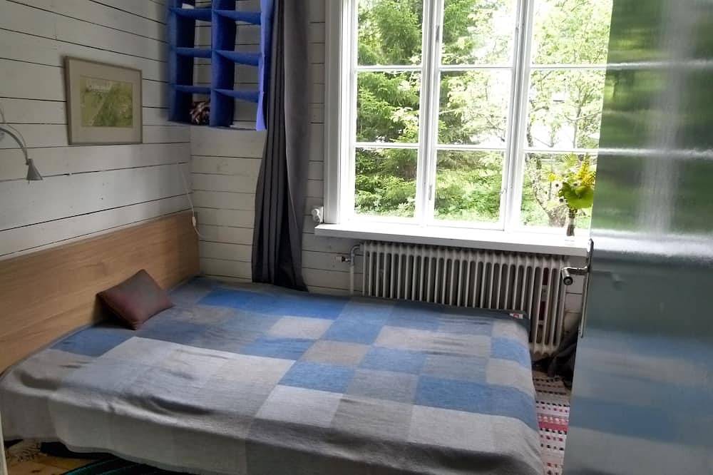 Haus an der Hummelbucht vor Schären und dem Skuleskogen Nationalpark, Hohe Küste in Nätra, Angermanland