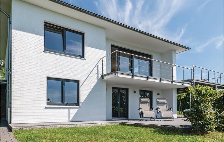 Ferienhaus für 6 Personen, mit Terrasse und Sauna sowie Garten in Bosau - 2