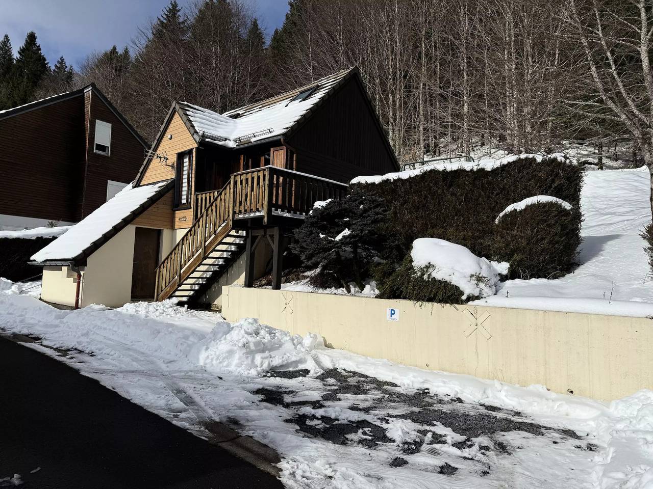 Cabin of the sheep with eagle's beak in Le Lioran, Laveissière
