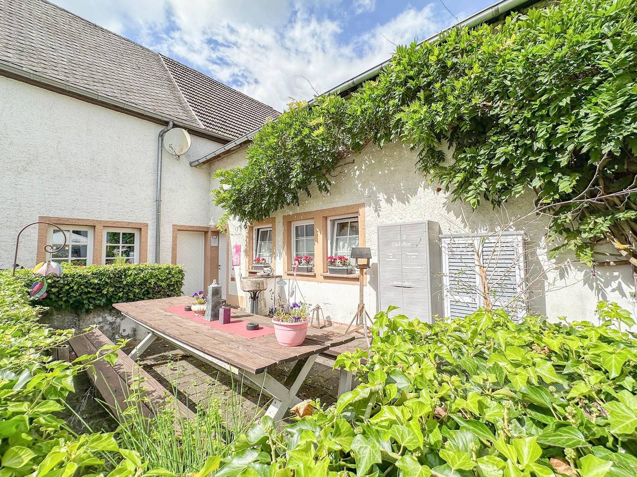 Ganze Wohnung, Schöne Wohnung bei eine Bistro mit Biergarten in Meisburg, Vulkaneifel