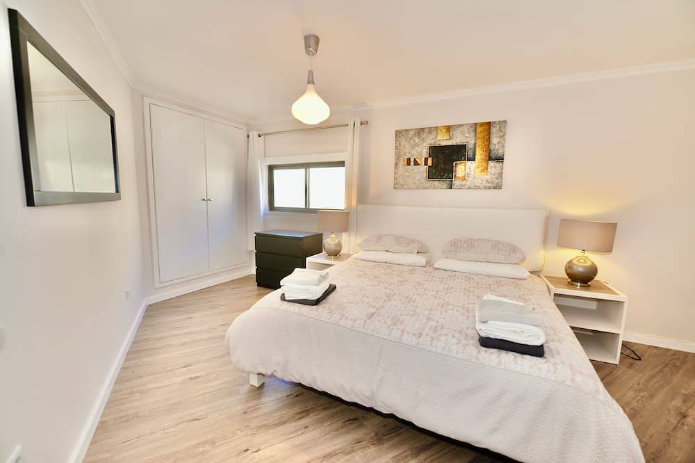 Apartamento inteiro, Palm Tree - Apartamento com vista mar a 65 metros da praia com piscina e garagem in Praia de São Martinho do Porto, São Martinho do Porto