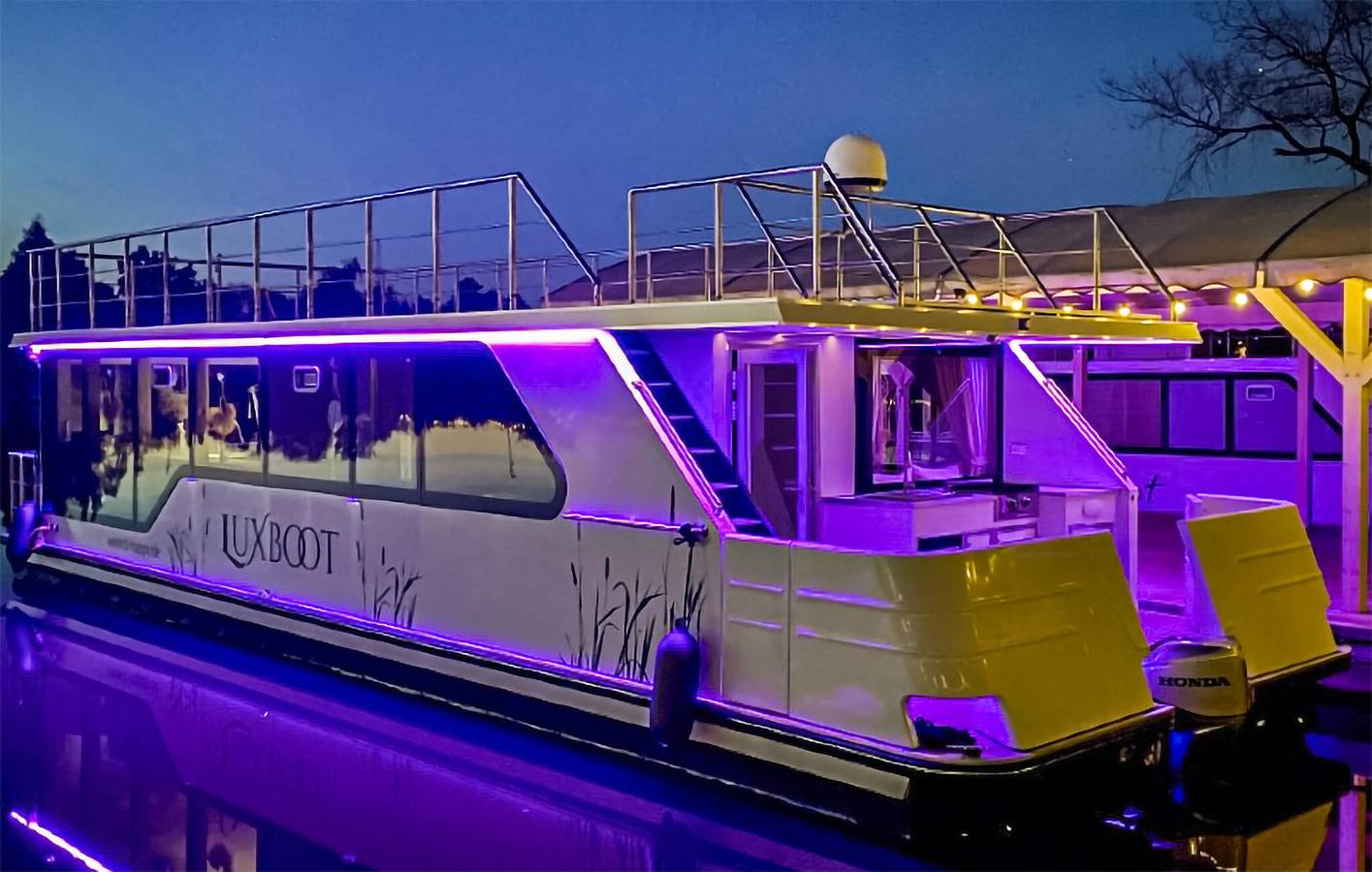Hausboot für 6 Personen mit Terrasse in Ophoven, Kinrooi