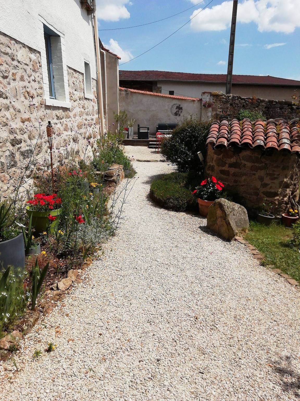Chambre d’hôtes « Chambre Bois » avec piscine, terrasse et jardin partagés in Saint-Martin-Lestra, Montbrison