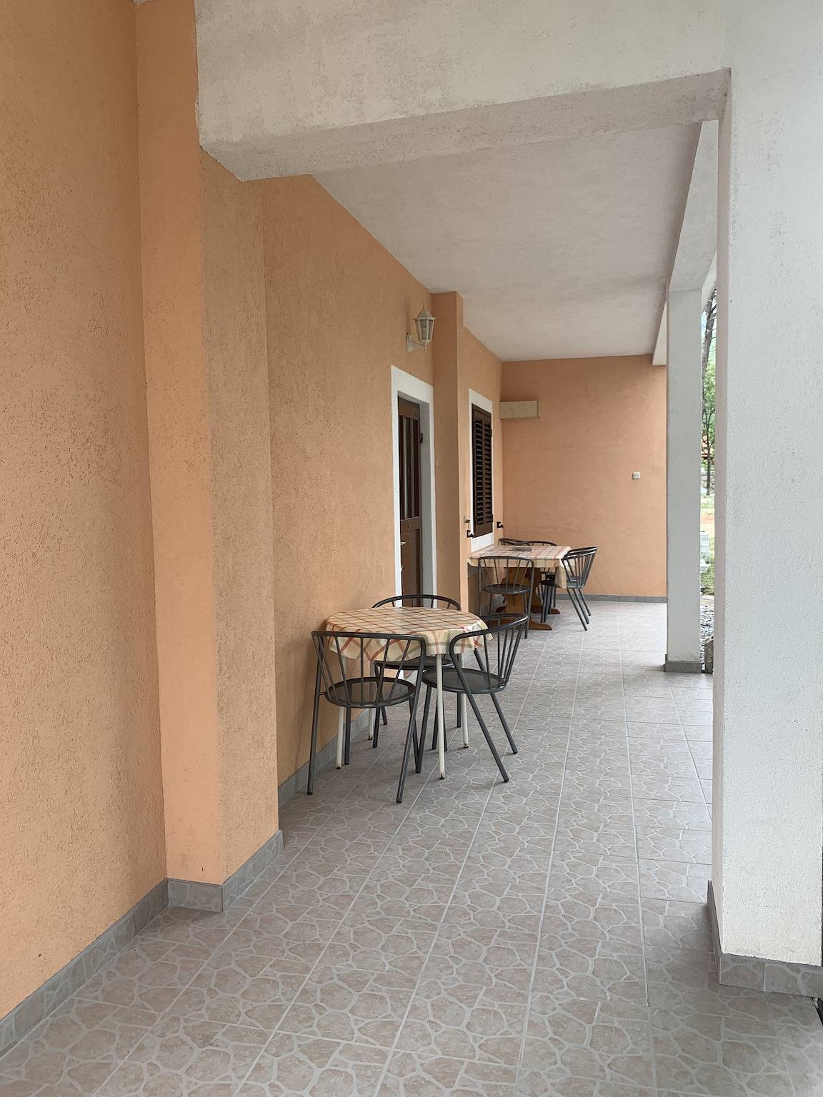 Ganze Wohnung, 2-Zimmer-Ferienwohnung mit Terrasse und Meerblick Seline, Paklenica A-17955-c in Starigrad, Zadar