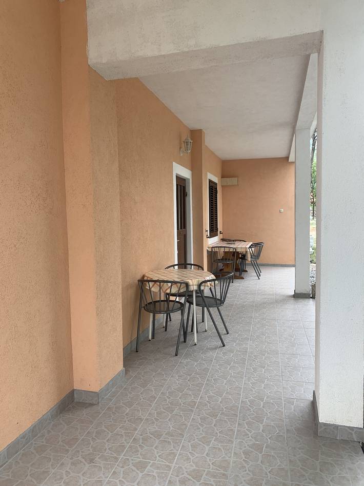 Ganze Wohnung, 2-Zimmer-Ferienwohnung mit Terrasse und Meerblick Seline, Paklenica A-17955-c in Starigrad, Zadar