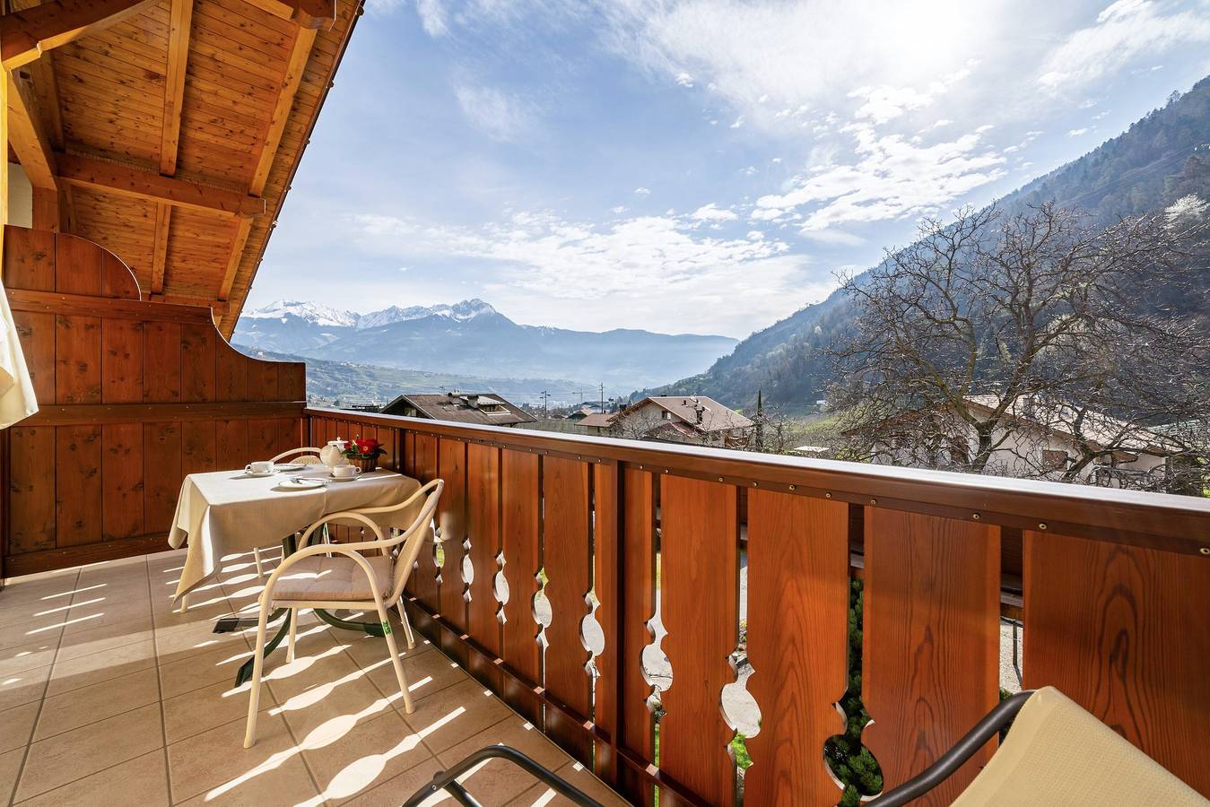 Ganze Wohnung, Ferienwohnung 'Obermoarhof Ifinger' mit Bergblick, Gemeinschaftsgarten und Wlan in Algund, Ortleralpen