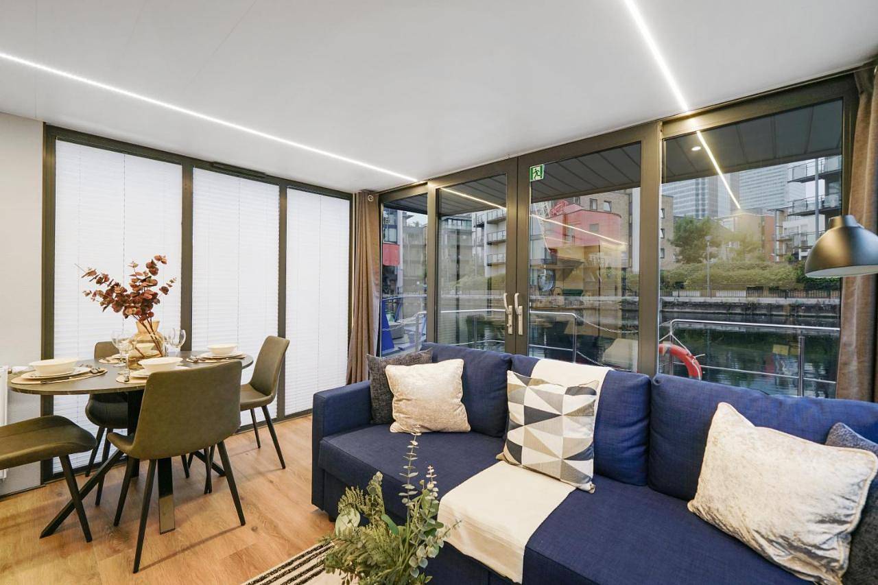 Unique Water Lodge in London - Roof Terrace in Tower Hamlets, London