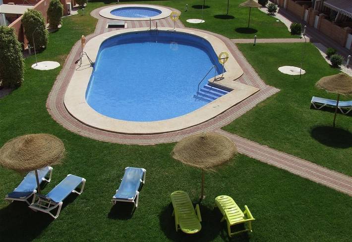 Apartamento entero, Apartamento a 300m de la playa, Vistas a la Piscina con Balcón y Wi-Fi in Playa La Bajadilla, Roquetas de Mar