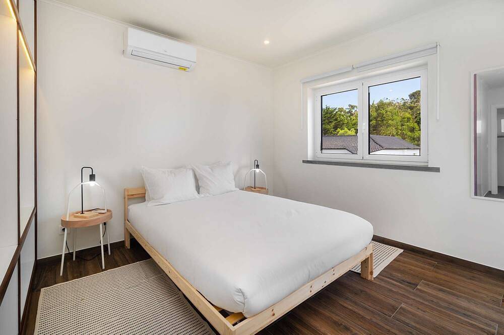 Modern House With Balcony & Ac Close To The Sea in Alcabideche, Costa de Lisboa