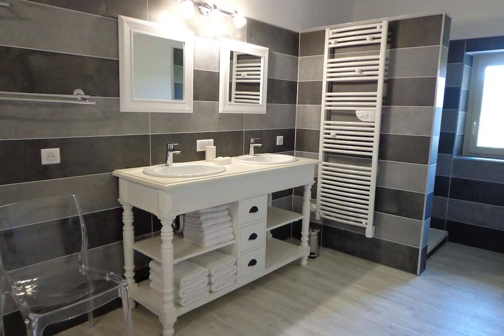 Appartement entier, A l'étage : La Cigale 3 chambres - clim - piscine - Domaine Les Rivales Provence in Plan-d'Orgon, Région d'Arles