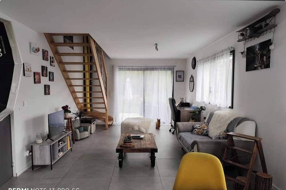 House with garden between lakes and mountains in Rumilly, Región de Annecy