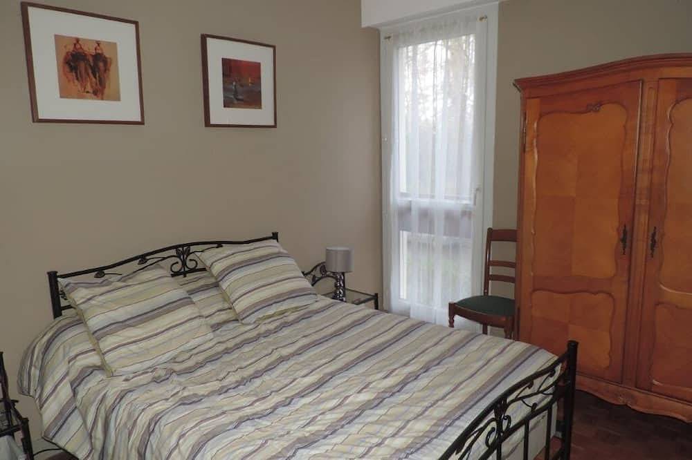 Appartement entier, Appartement 82 m²  dans le parc de Maisons Laffitte  et 15 mn des Champs Elysées in Maisons-Laffitte, Yvelines