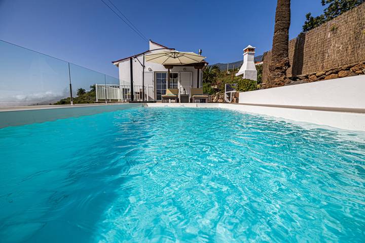 Casa Yuliana: Private Heated Pool and Sea Views in Tijarafe, La Palma North