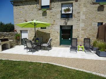 Gîte pour 4 personnes, avec jardin ainsi que terrasse et piscine en Cotes-d'Armor