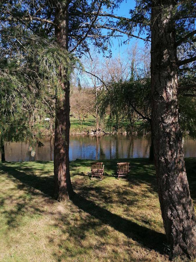 Gîte pour 4 personnes, avec vue et jardin à Châteauneuf-les-Bains