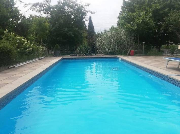 Gîte pour 2 personnes, avec Terrasse ainsi que Jardin et Piscine à Brunstatt