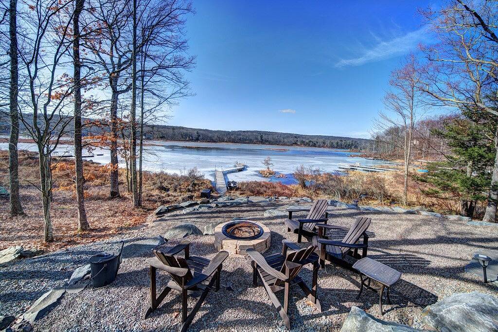 Water front boating, fishing, swimming, ski, golf, horseride, hike & more! in Masthope, Pike County