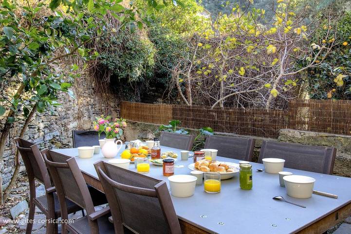Gîte für 8 Personen, mit Terrasse