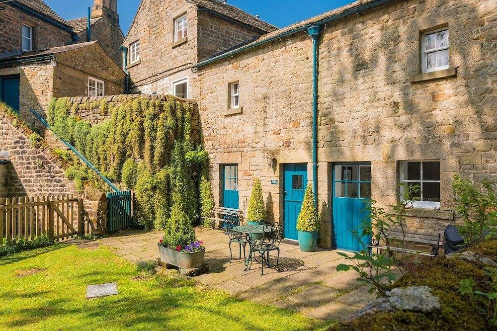 Stable Cottage Chatsworth Estate in Baslow and Bubnell, Derbyshire