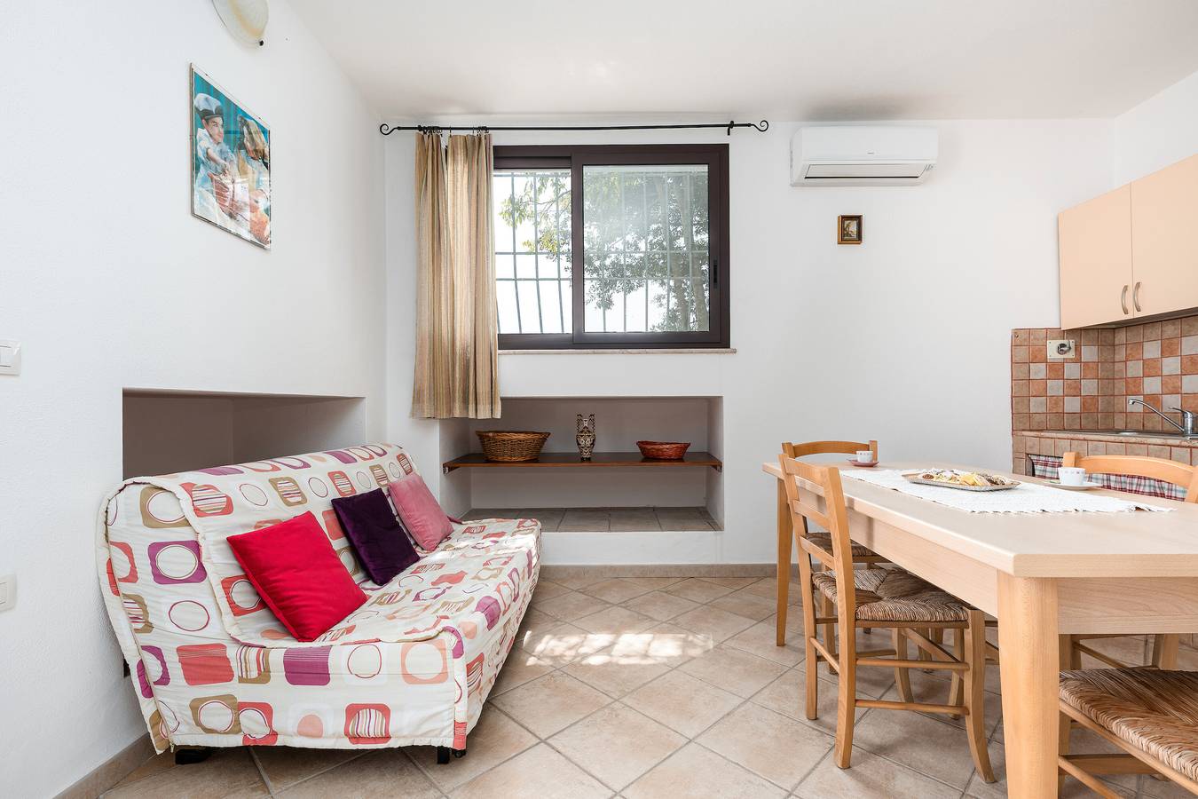 Appartement entier, Appartement 'Casa Su Nidu Virde - Limone' avec jardin partagé, Wi-Fi et climatisation in Orosei, Golfe d'Orosei