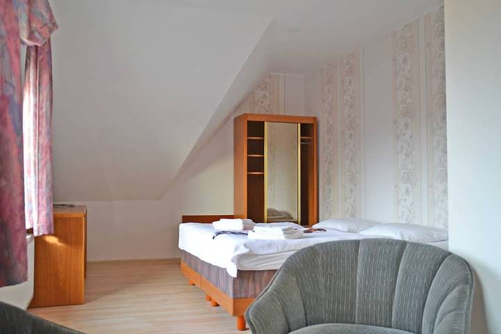 Ferienwohnung für 8 Personen, mit Garten in Schenkendöbern - 4