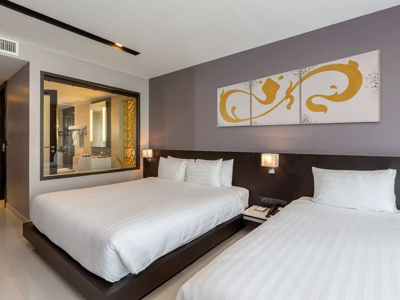 Entire holiday apartment, Patong Beachfront Studio 2 Mins Walk 2 Patong Beach in Patong Beach, Phuket Province