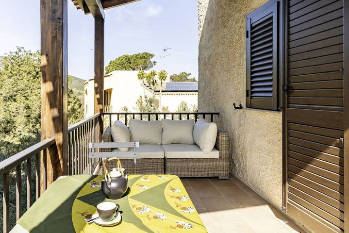 Appartamento intero, Elegant apt in a resort w/pool & private beach in Pischina Salida, Alghero