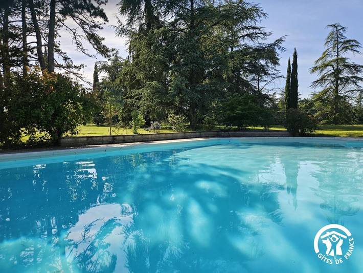Gîte pour 2 personnes, avec Terrasse ainsi que Jardin et Piscine à Mailhoc