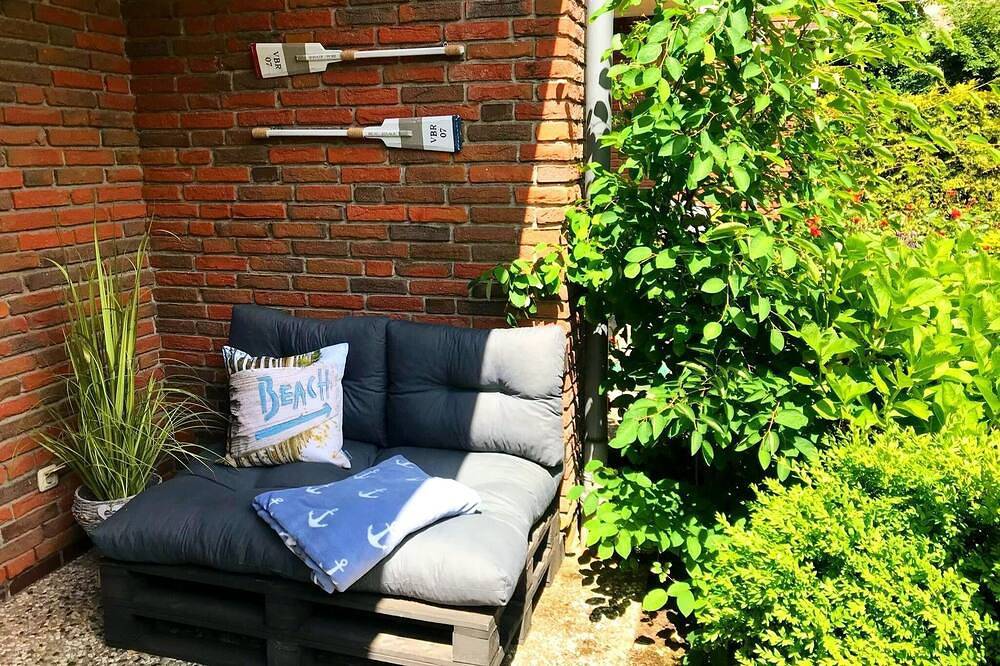 Ganze Wohnung, Stanma - Heimat am Meer / 150 m zum Meer / Terrasse / Strandkorb in Büsumer Deichhausen, Dithmarschen