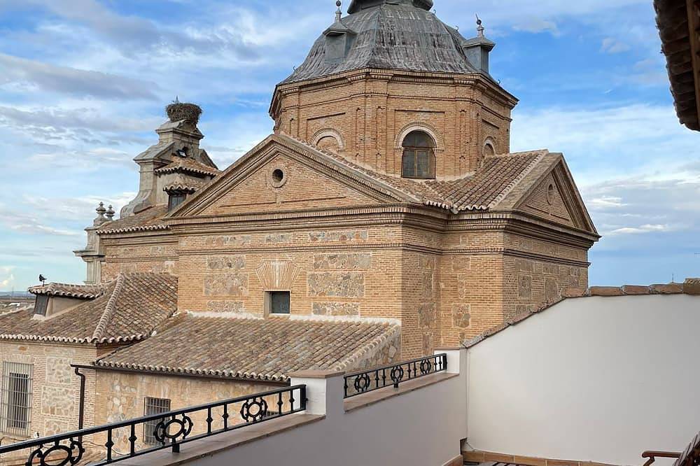 Apartamento entero, Estudio 'Biblioteca' con terraza compartida, Wi-Fi y aire acondicionado in Consuegra, Provincia de Toledo