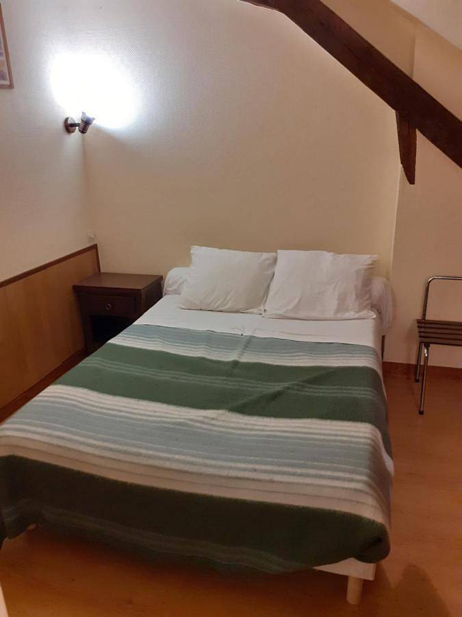 Hôtel pour 6 personnes, avec terrasse et vue, animaux acceptés à Rogny-les-Sept-Écluses