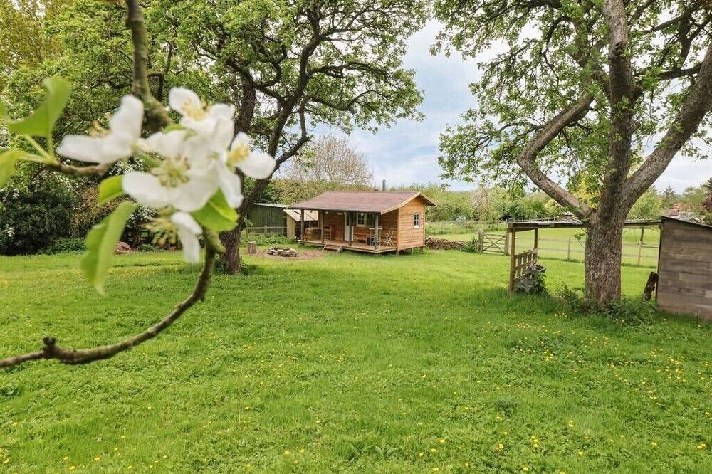 Bramley Orchard Glamping in Hayton, Nottinghamshire