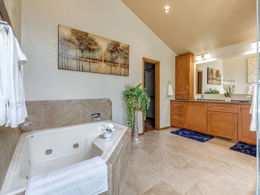 Quiet, spacious home with large deck in secluded Forest Oaks in central Edmond . in Edmond, Oklahoma County