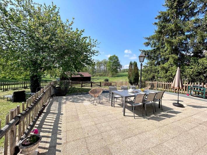 Location de vacances pour 7 personnes, avec vue et jardin, animaux acceptés à Saint-Estèphe (Dordogne) - 4