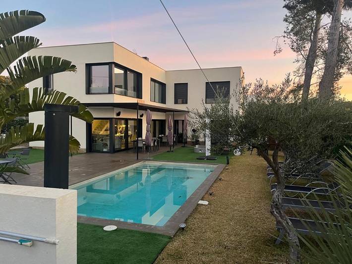 Chalet para 10 personas, con vistas además de jardín y piscina en Provincia de Tarragona - 2